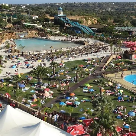 Charmoso A 300m Da De Olhos De Agua ! Homestay szállás *