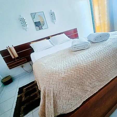 Charmoso A 300m Da De Olhos De Agua ! Homestay