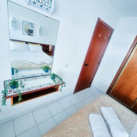Charmoso A 300m Da De Olhos De água ! Habitación en casa particular *