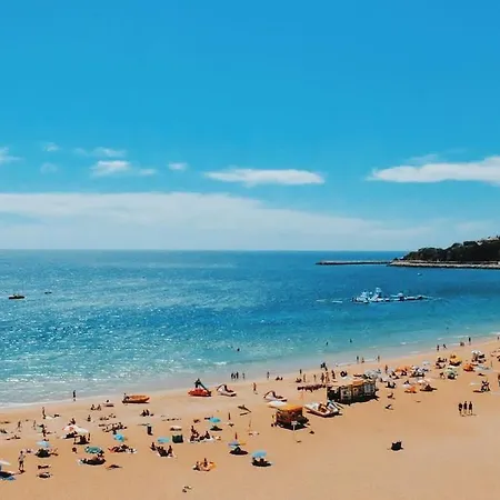 Δωμάτια σε οικογενειακή κατοικία Charmoso A 300m Da De Olhos De Agua ! Αλμπουφέιρα